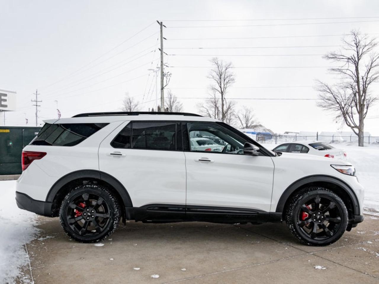 2024 Ford Explorer ST Photo