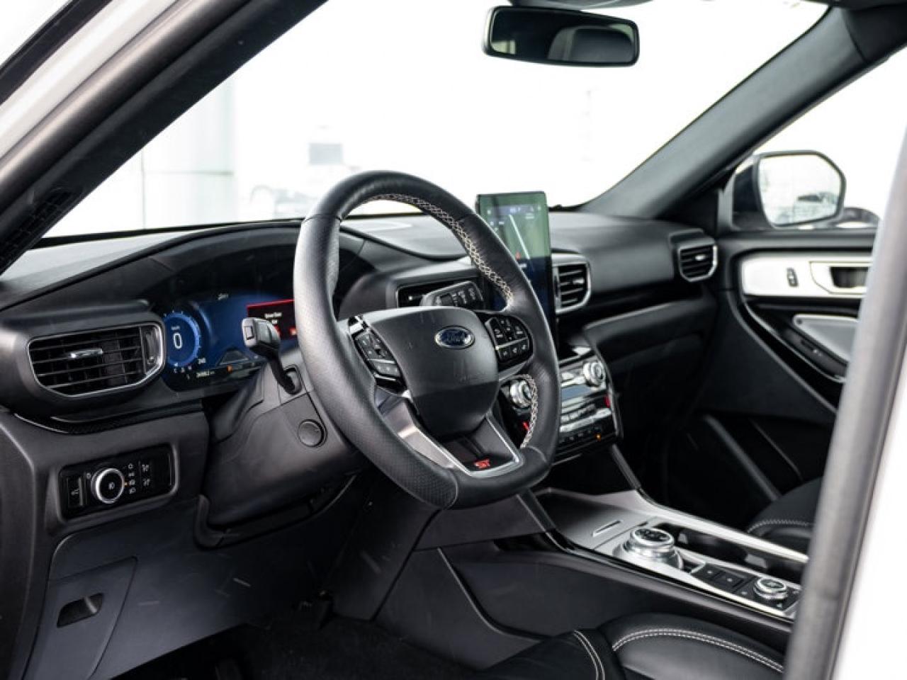 2024 Ford Explorer ST Photo