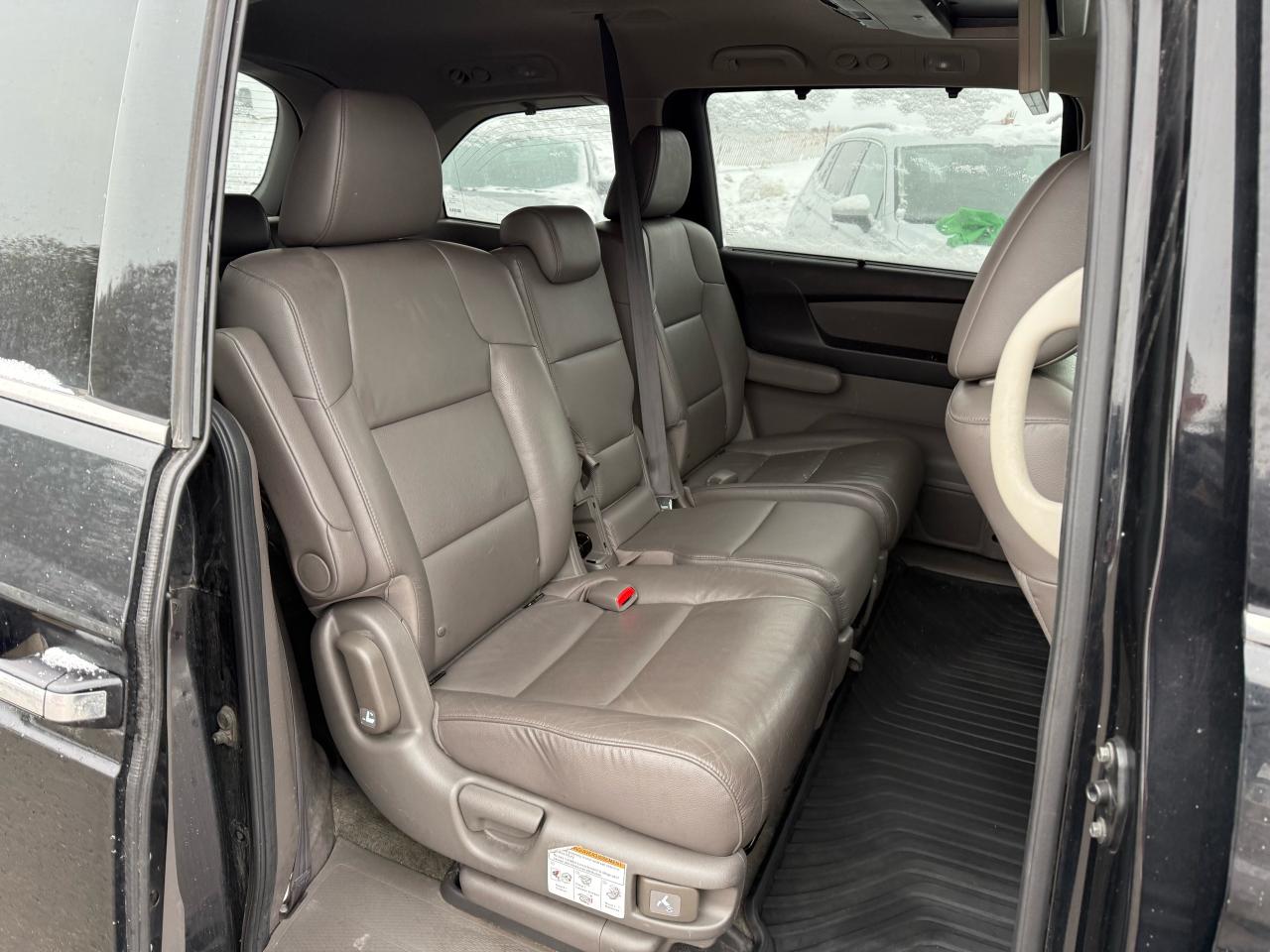 2015 Honda Odyssey Touring w/RES & Navi Photo