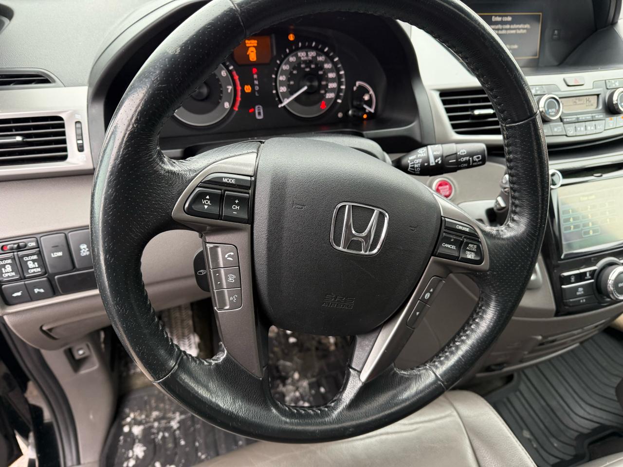 2015 Honda Odyssey Touring w/RES & Navi Photo