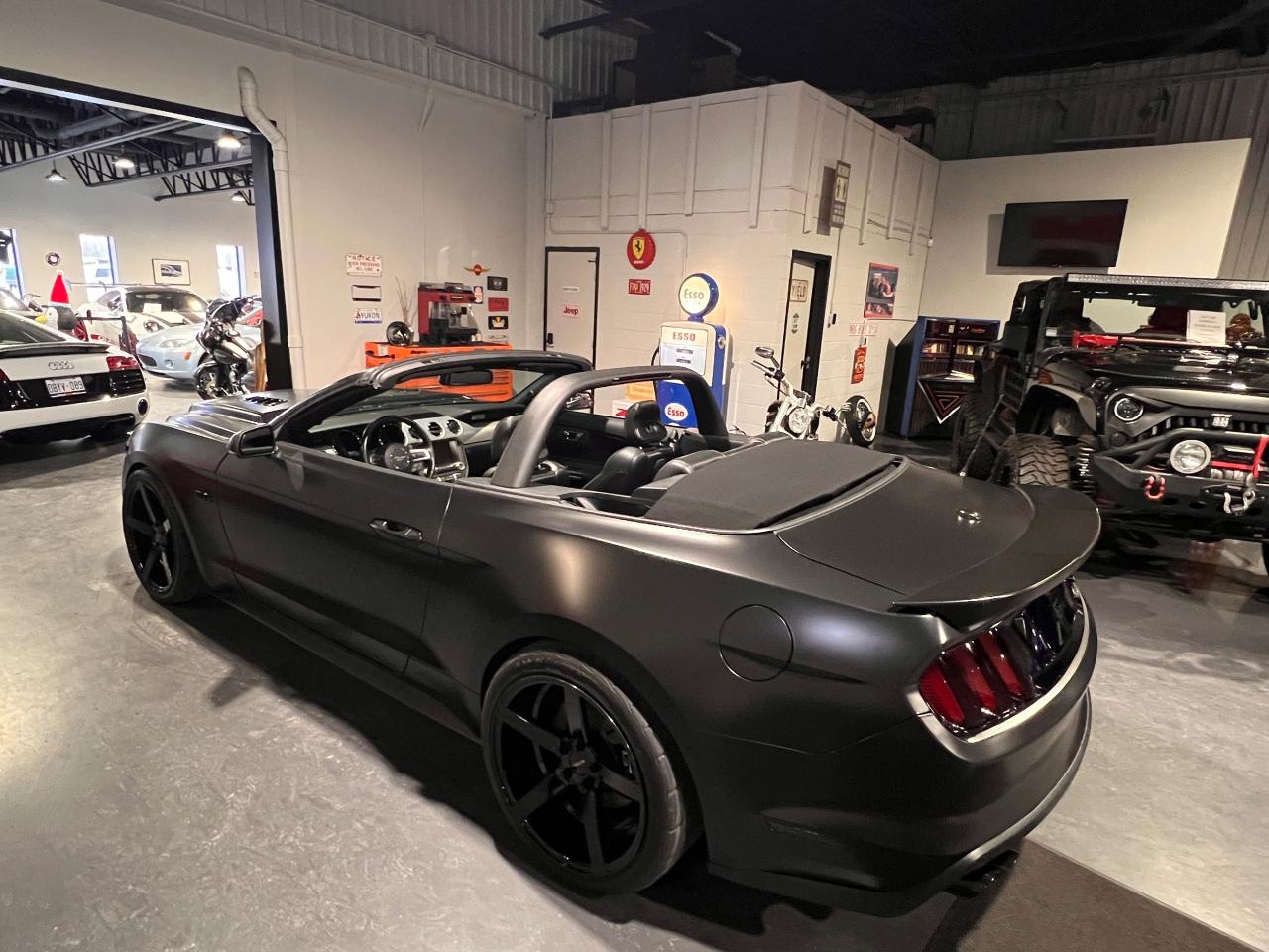 2015 Ford Mustang 2dr Conv GT Premium Photo2