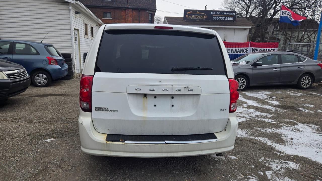 2011 Dodge Grand Caravan Crew Photo