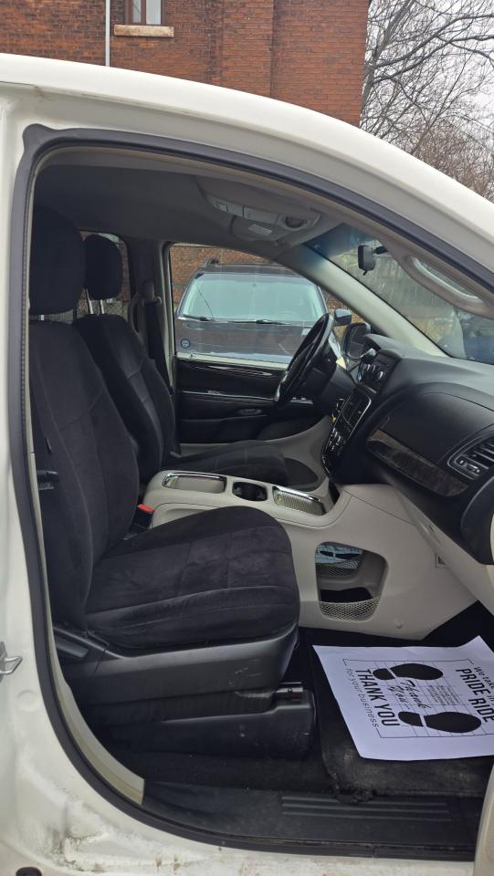 2011 Dodge Grand Caravan Crew Photo