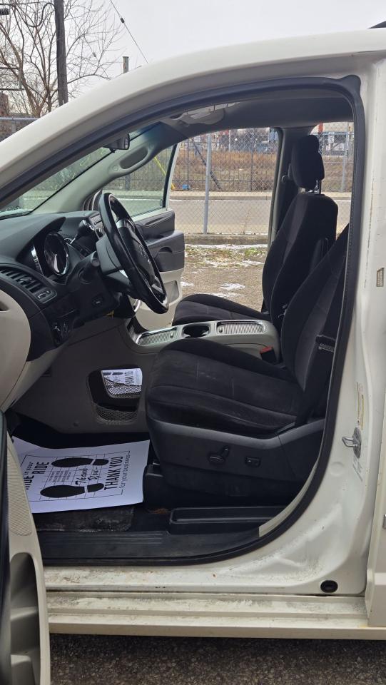 2011 Dodge Grand Caravan Crew Photo