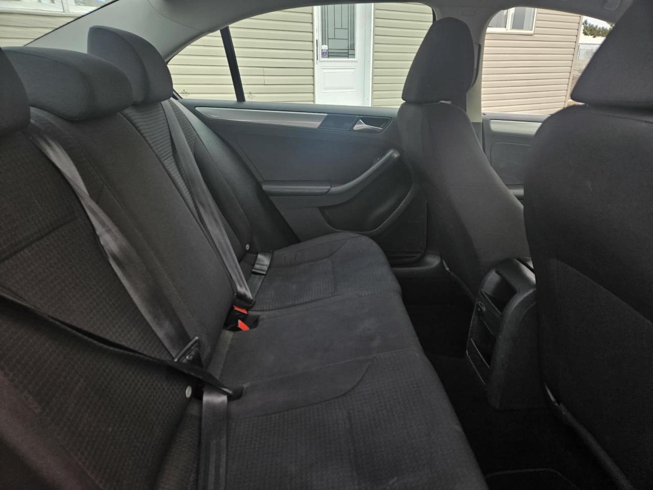 2016 Volkswagen Jetta 4dr 1.4 TSI Auto Trendline Photo