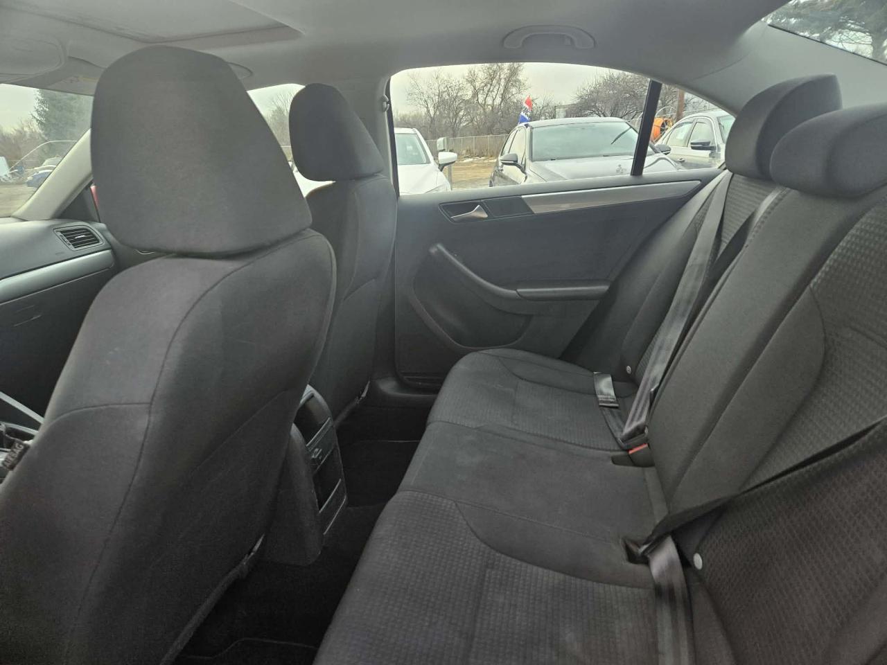 2016 Volkswagen Jetta 4dr 1.4 TSI Auto Trendline Photo