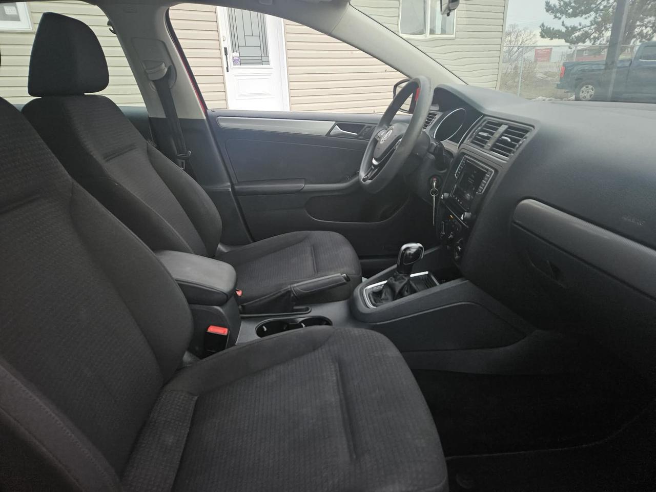 2016 Volkswagen Jetta 4dr 1.4 TSI Auto Trendline Photo