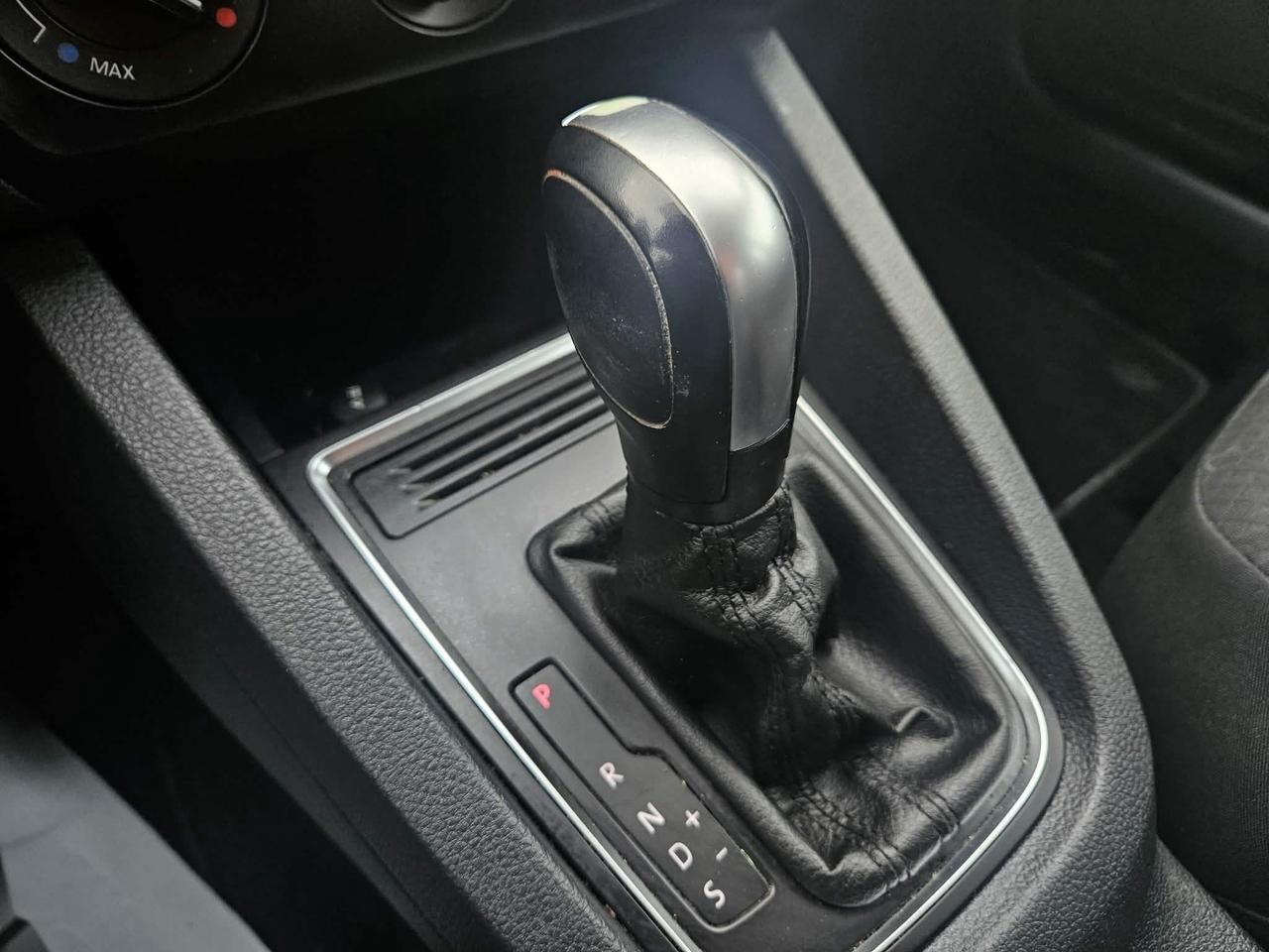 2016 Volkswagen Jetta 4dr 1.4 TSI Auto Trendline Photo