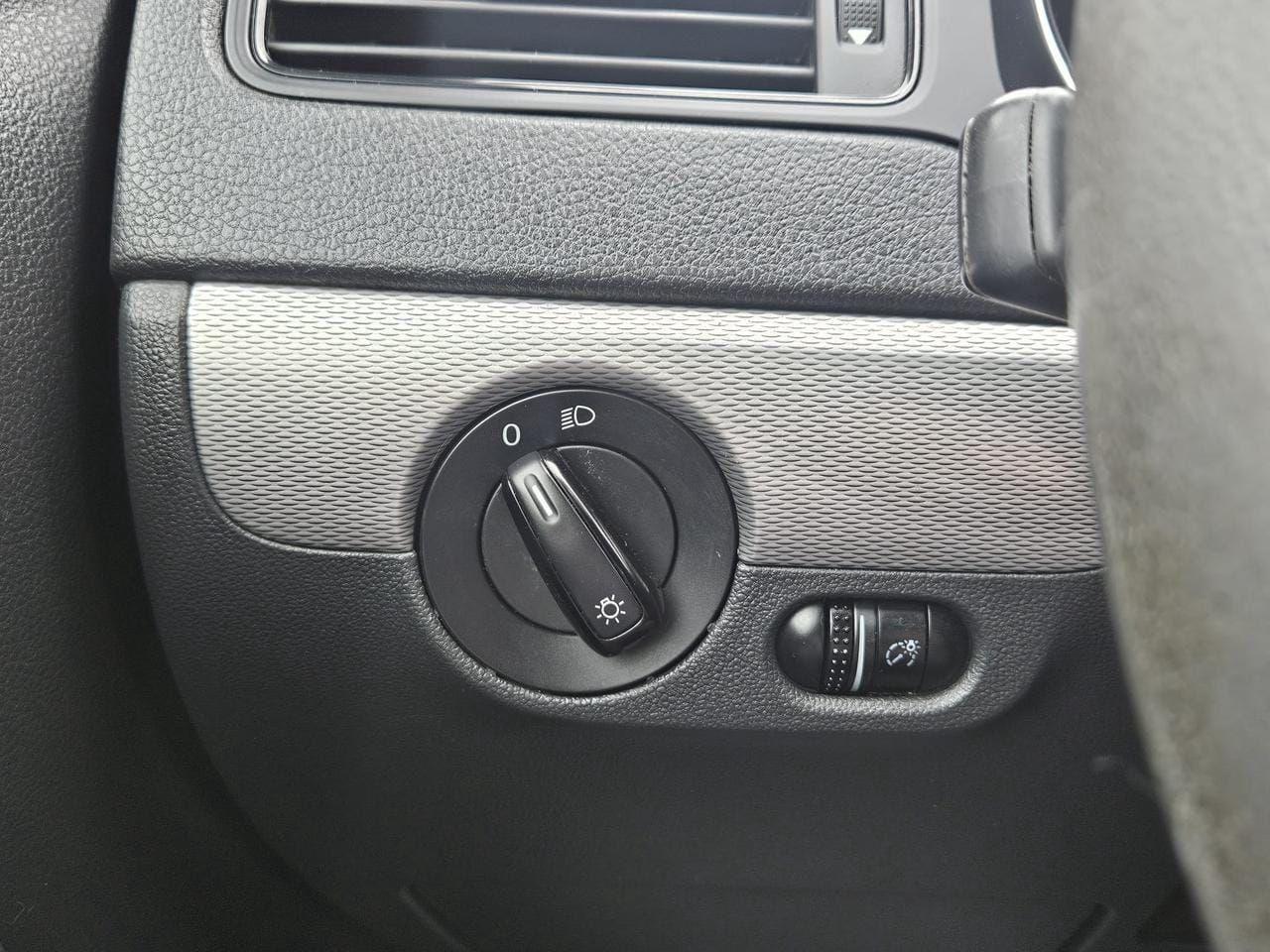 2016 Volkswagen Jetta Trendline Photo
