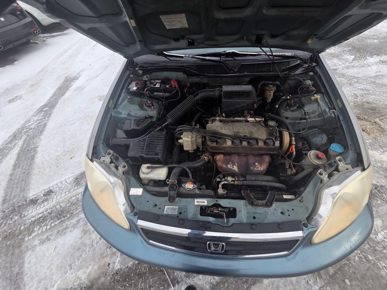 1999 Honda Civic LX, SEDAN, AUTO, ONLY 184KMS, RUNS WELL, AS IS Photo