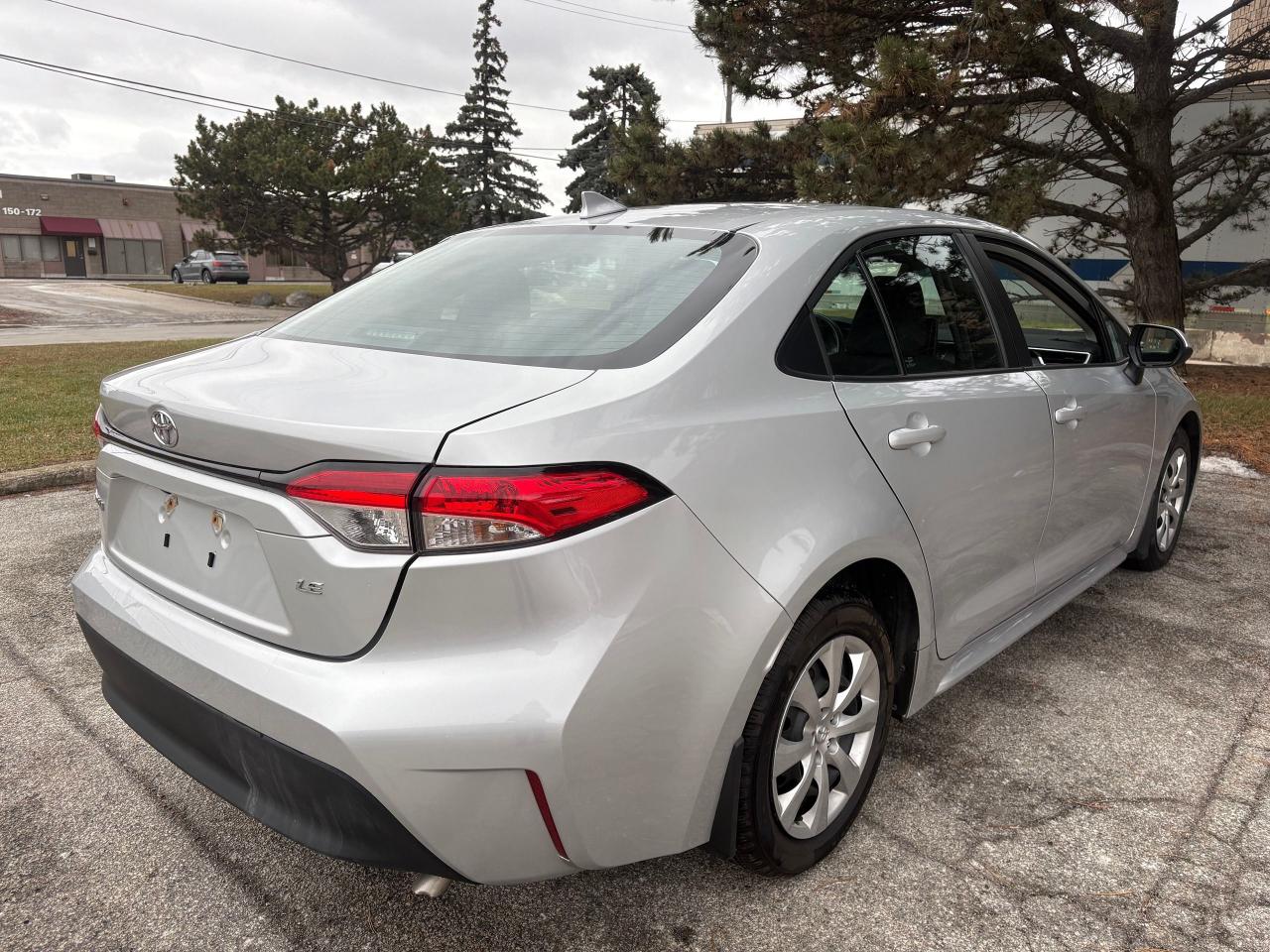 2023 Toyota Corolla LE Photo2