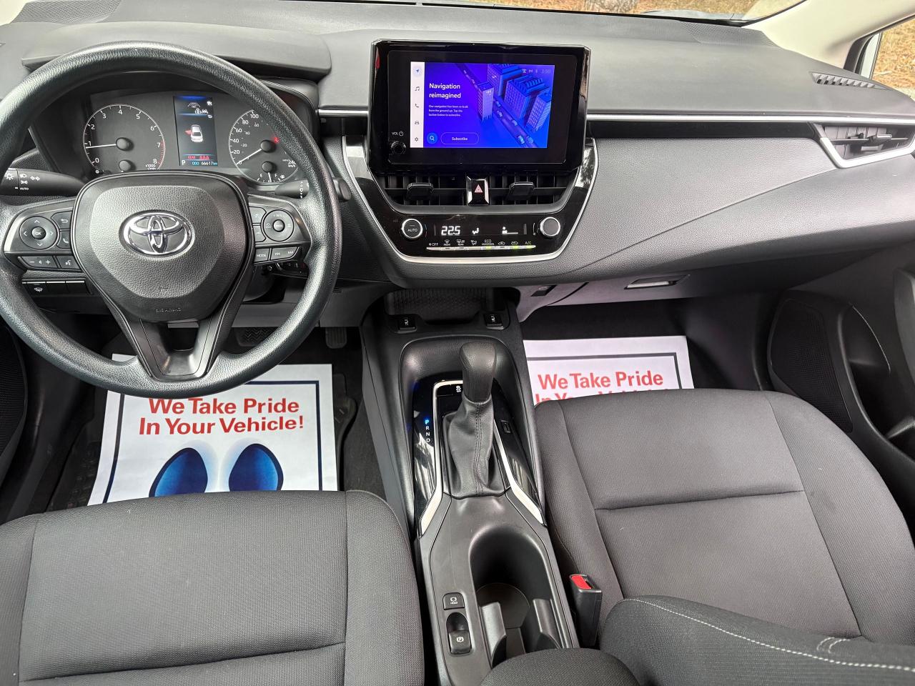 2023 Toyota Corolla LE Photo