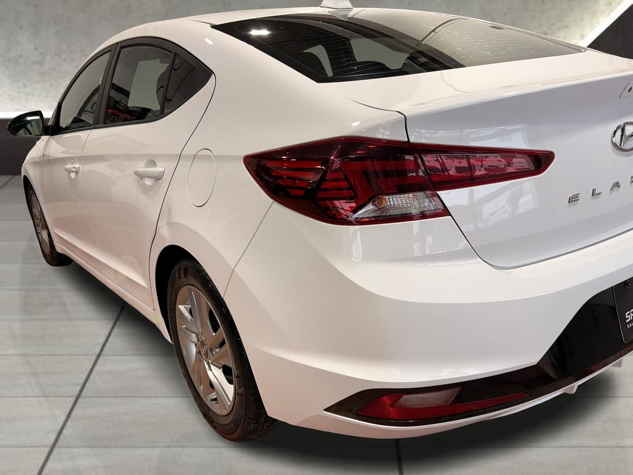 2019 Hyundai Elantra Preferred+Camera+ApplePlay+Blind Spot+LOW KMS! Photo