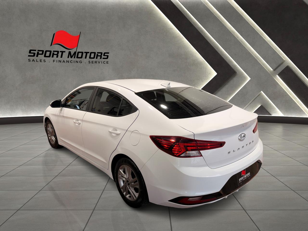 2019 Hyundai Elantra Preferred+Camera+ApplePlay+Blind Spot+LOW KMS! Photo3