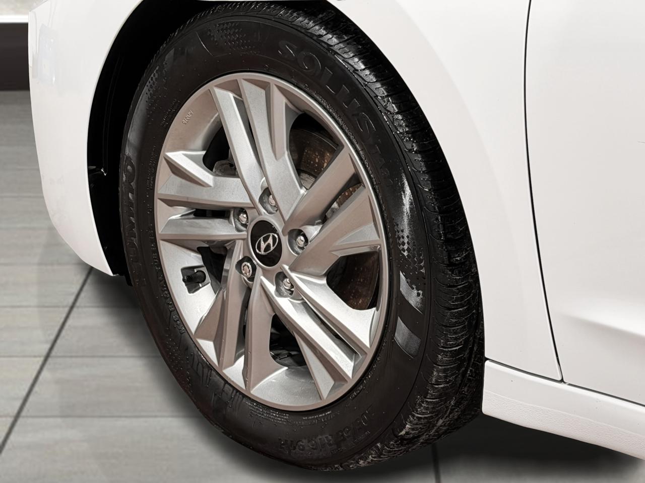 2019 Hyundai Elantra Preferred+Camera+ApplePlay+Blind Spot+LOW KMS! Photo105