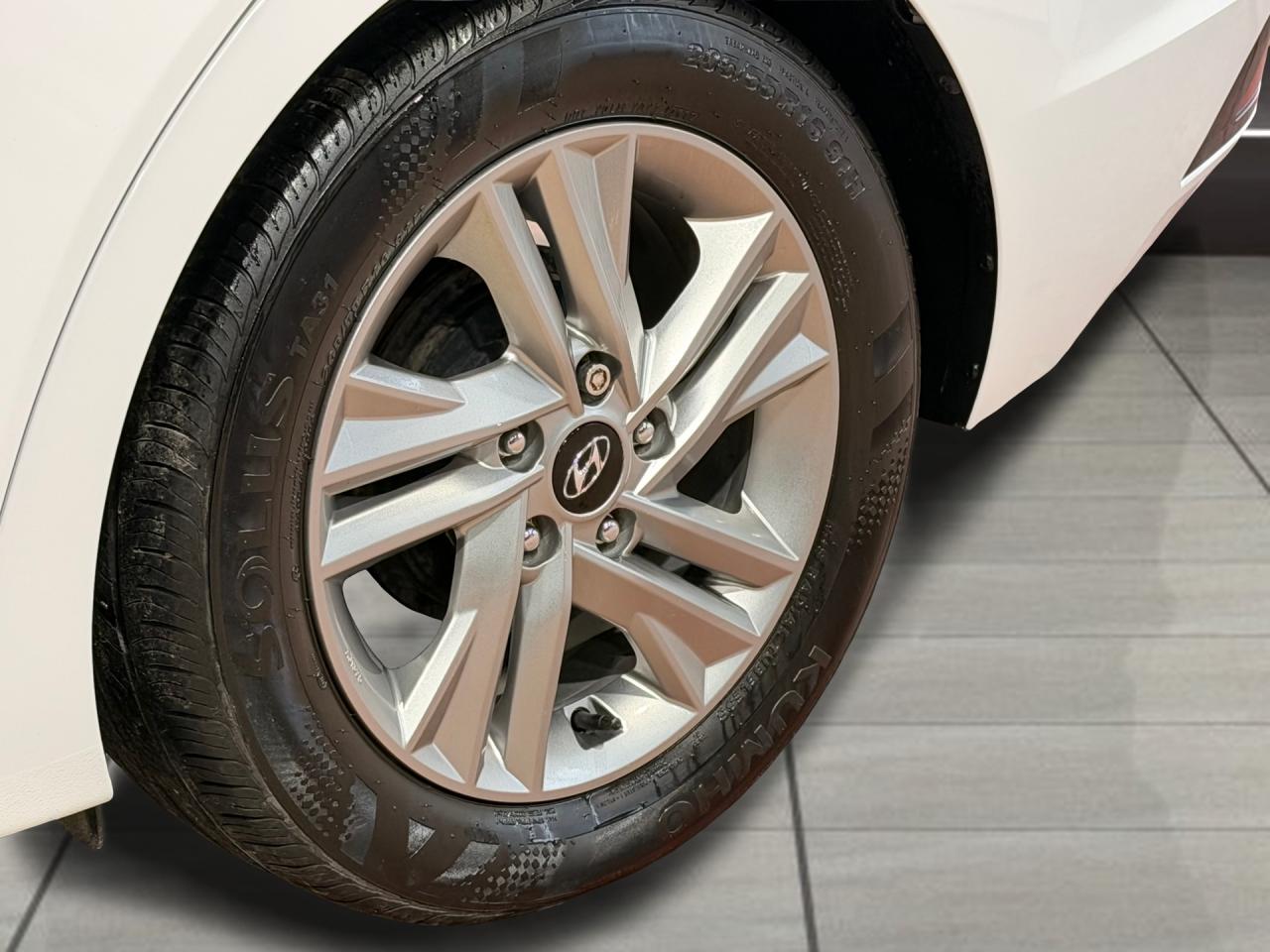 2019 Hyundai Elantra Preferred+Camera+ApplePlay+Blind Spot+LOW KMS! Photo106