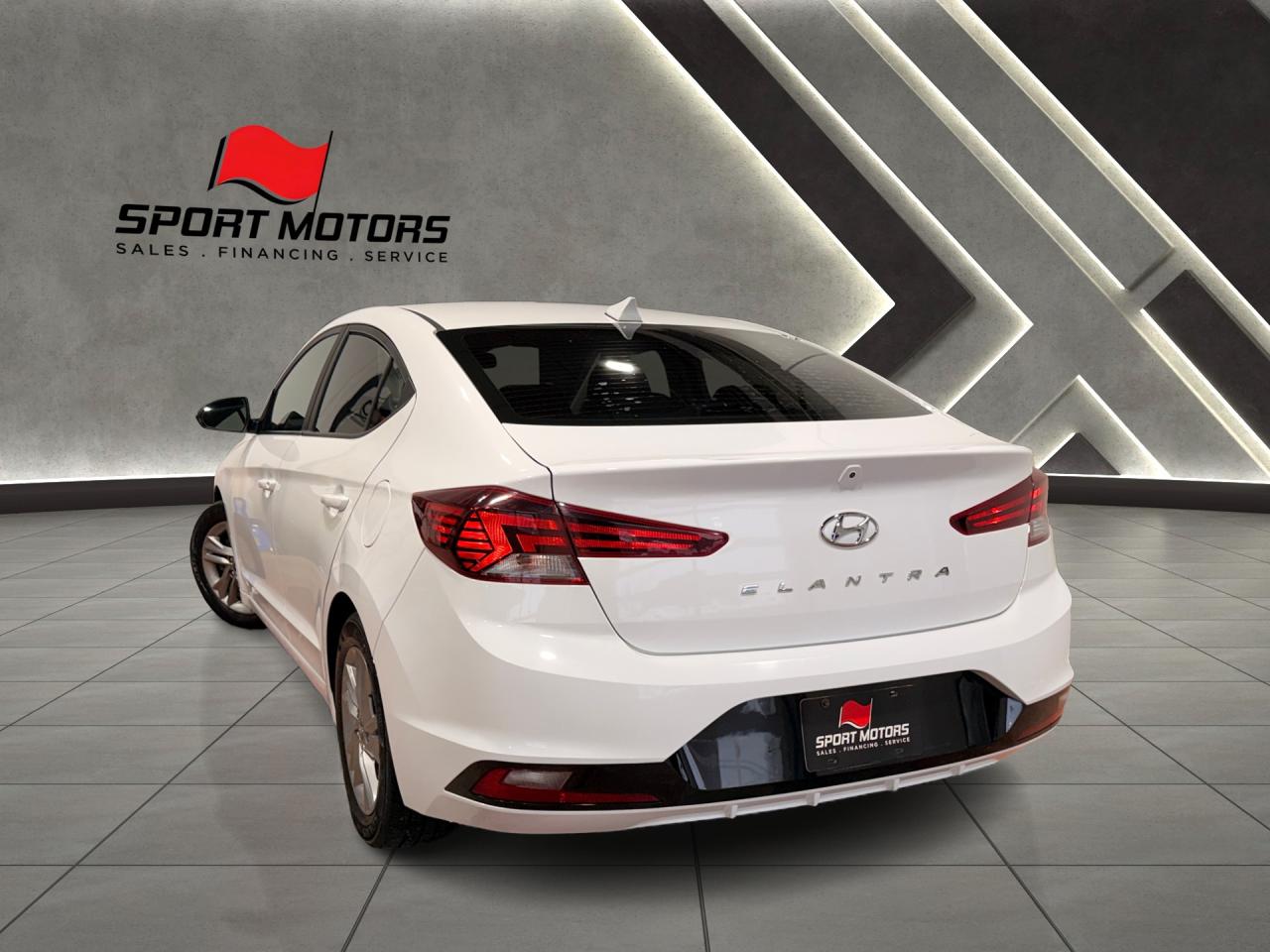 2019 Hyundai Elantra Preferred+Camera+ApplePlay+Blind Spot+LOW KMS! Photo13