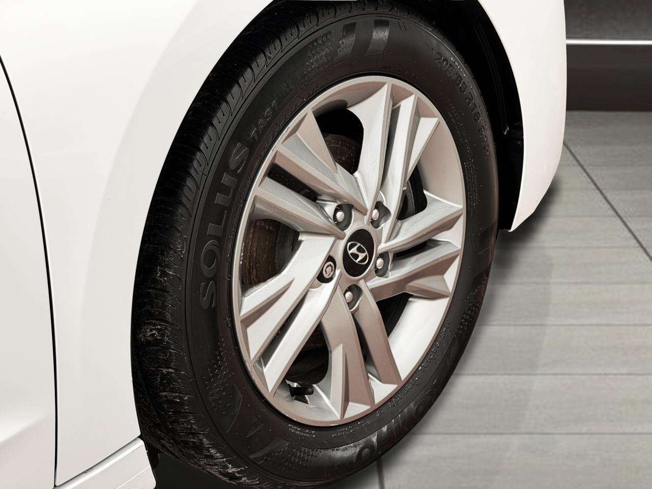 2019 Hyundai Elantra Preferred+Camera+ApplePlay+Blind Spot+LOW KMS! Photo51