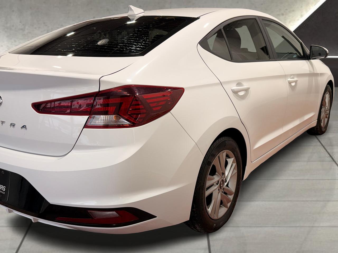 2019 Hyundai Elantra Preferred+Camera+ApplePlay+Blind Spot+LOW KMS! Photo