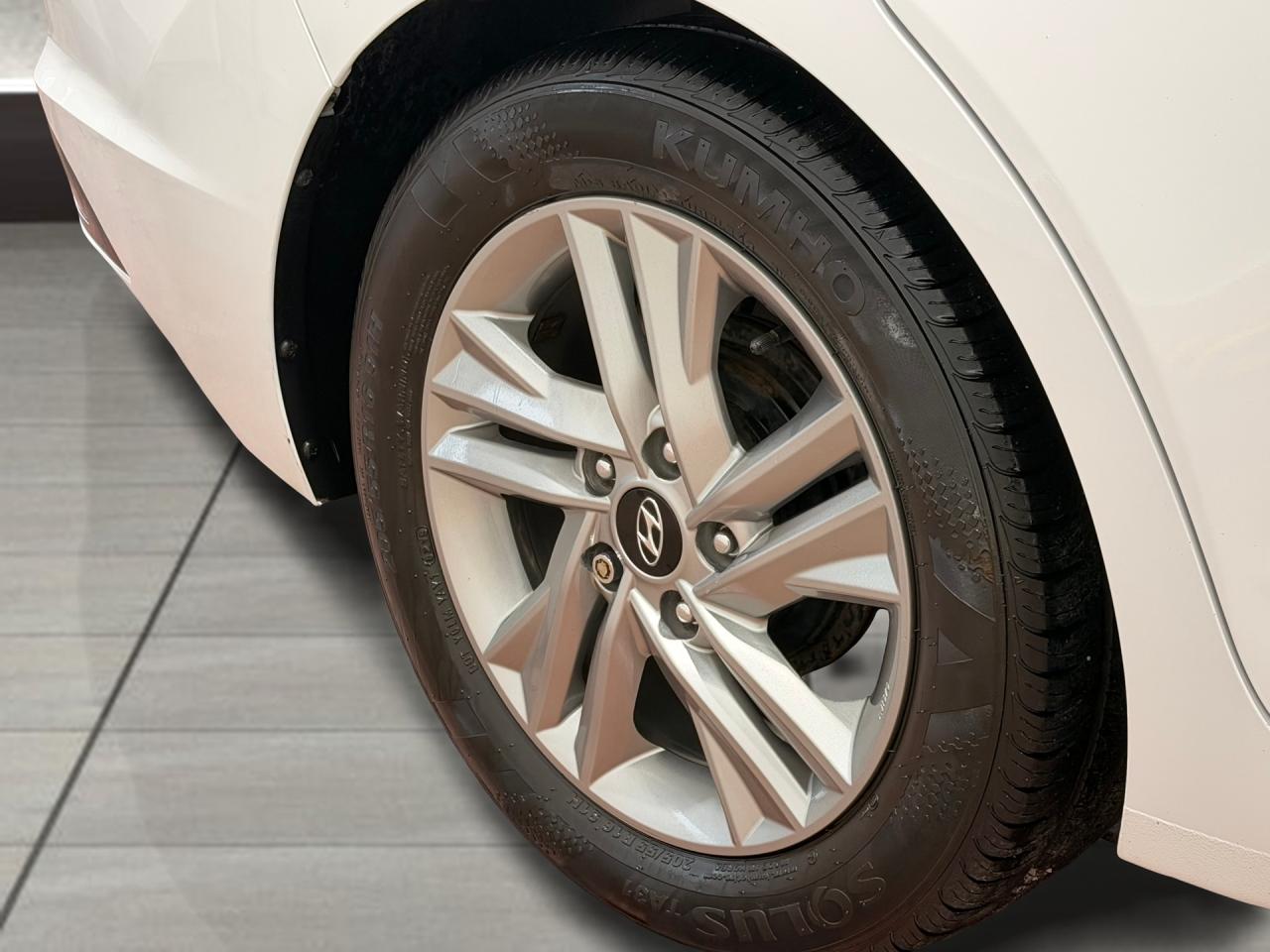 2019 Hyundai Elantra Preferred+Camera+ApplePlay+Blind Spot+LOW KMS! Photo50