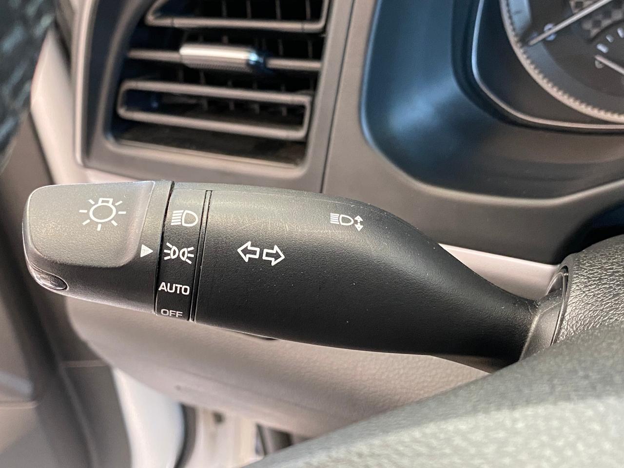2019 Hyundai Elantra Preferred+Camera+ApplePlay+Blind Spot+LOW KMS! Photo46