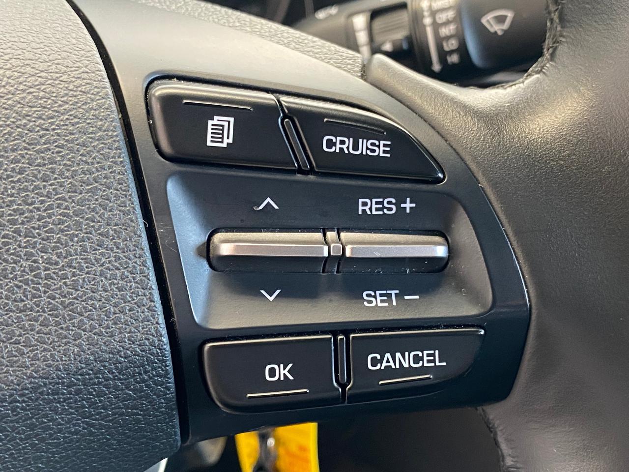 2019 Hyundai Elantra Preferred+Camera+ApplePlay+Blind Spot+LOW KMS! Photo