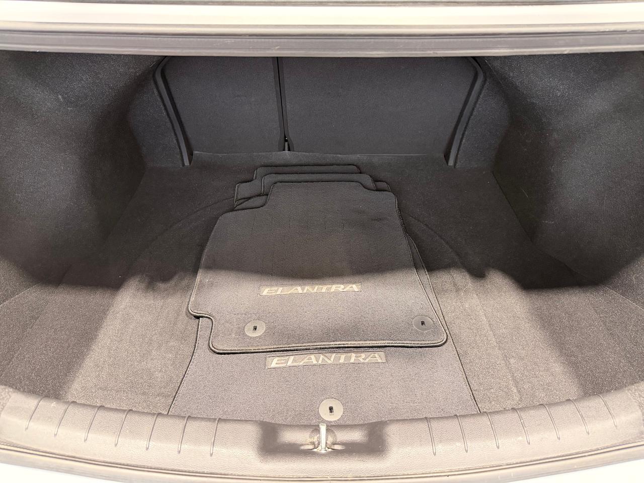 2019 Hyundai Elantra Preferred+Camera+ApplePlay+Blind Spot+LOW KMS! Photo