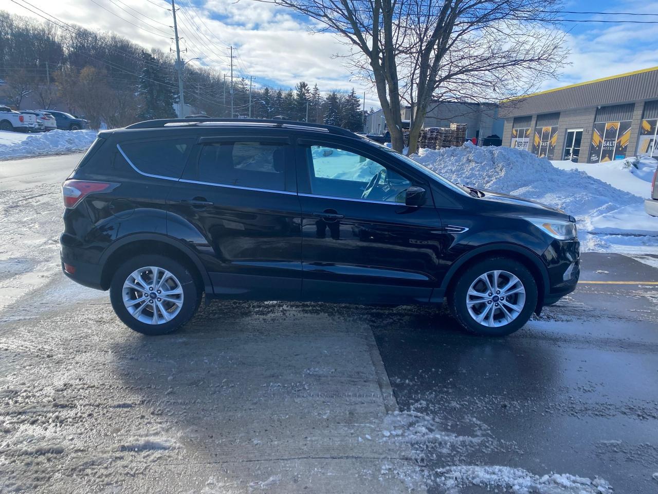 2017 Ford Escape SE Photo