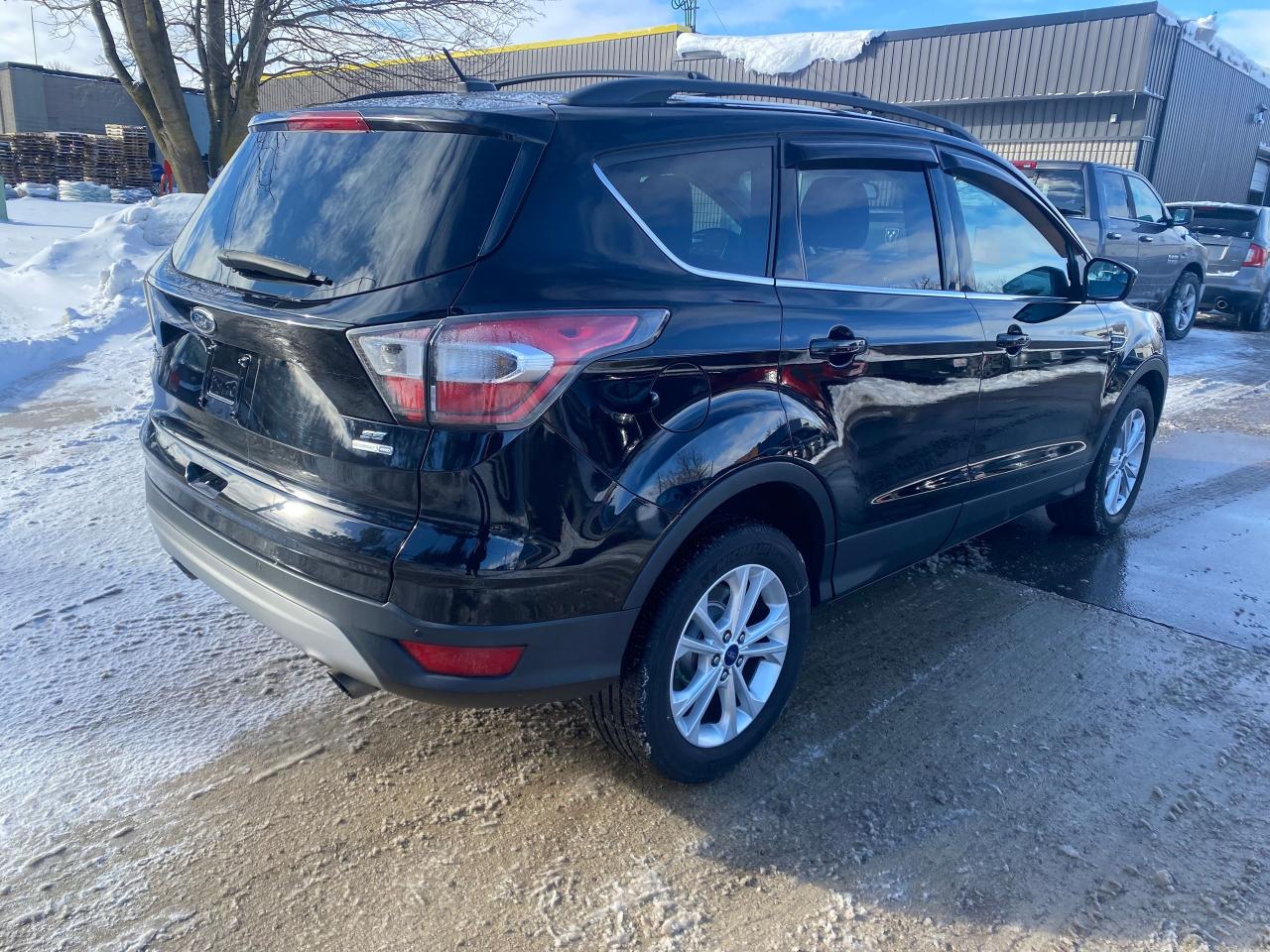 2017 Ford Escape SE Photo