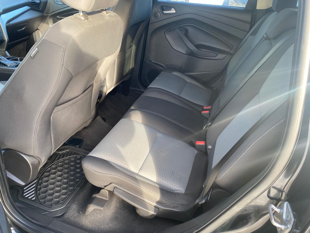 2017 Ford Escape SE Photo