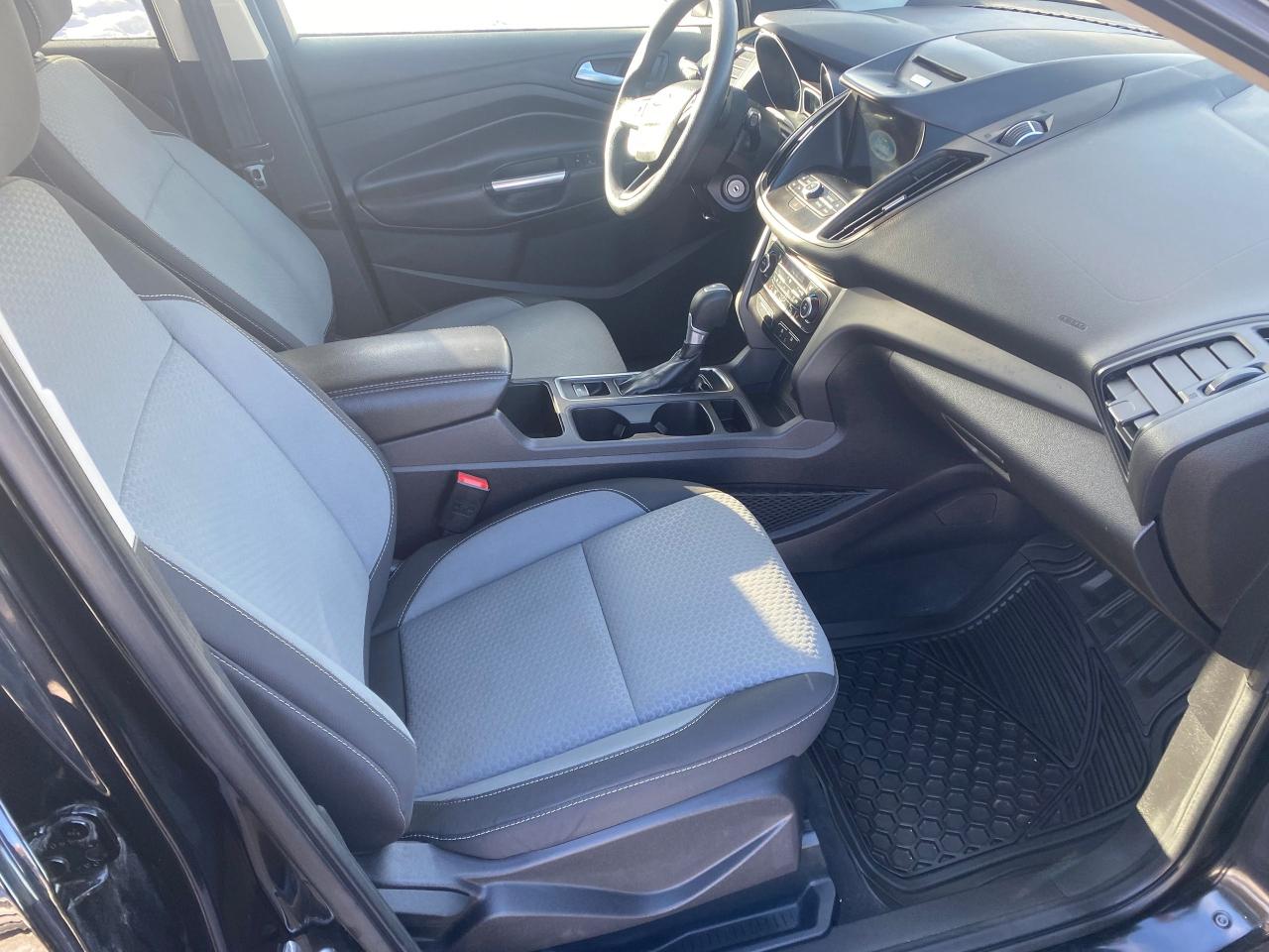 2017 Ford Escape SE Photo