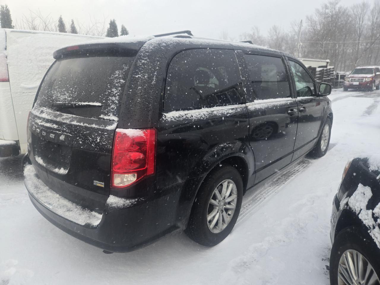 2019 Dodge Grand Caravan SXT Premium Plus Photo3