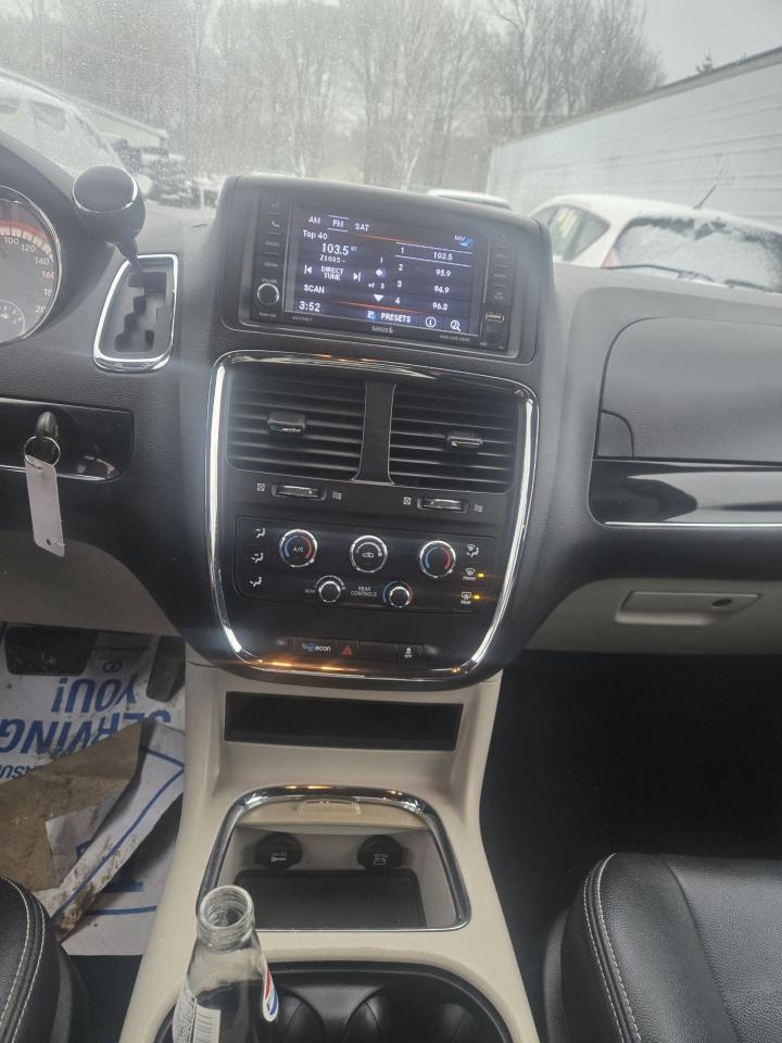 2019 Dodge Grand Caravan SXT Premium Plus - Photo #9