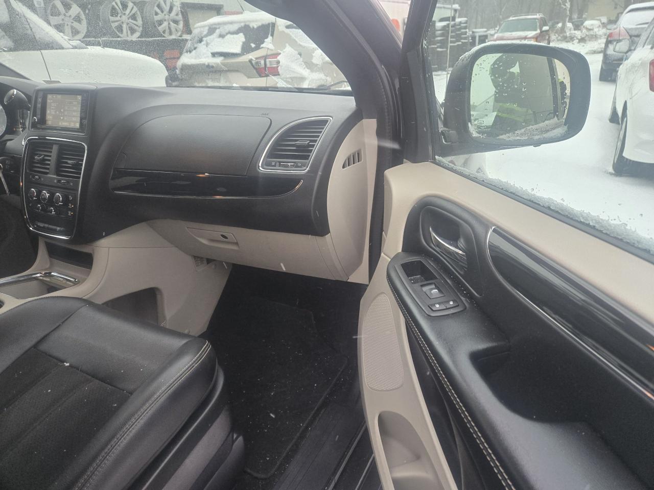 2019 Dodge Grand Caravan SXT Premium Plus - Photo #14