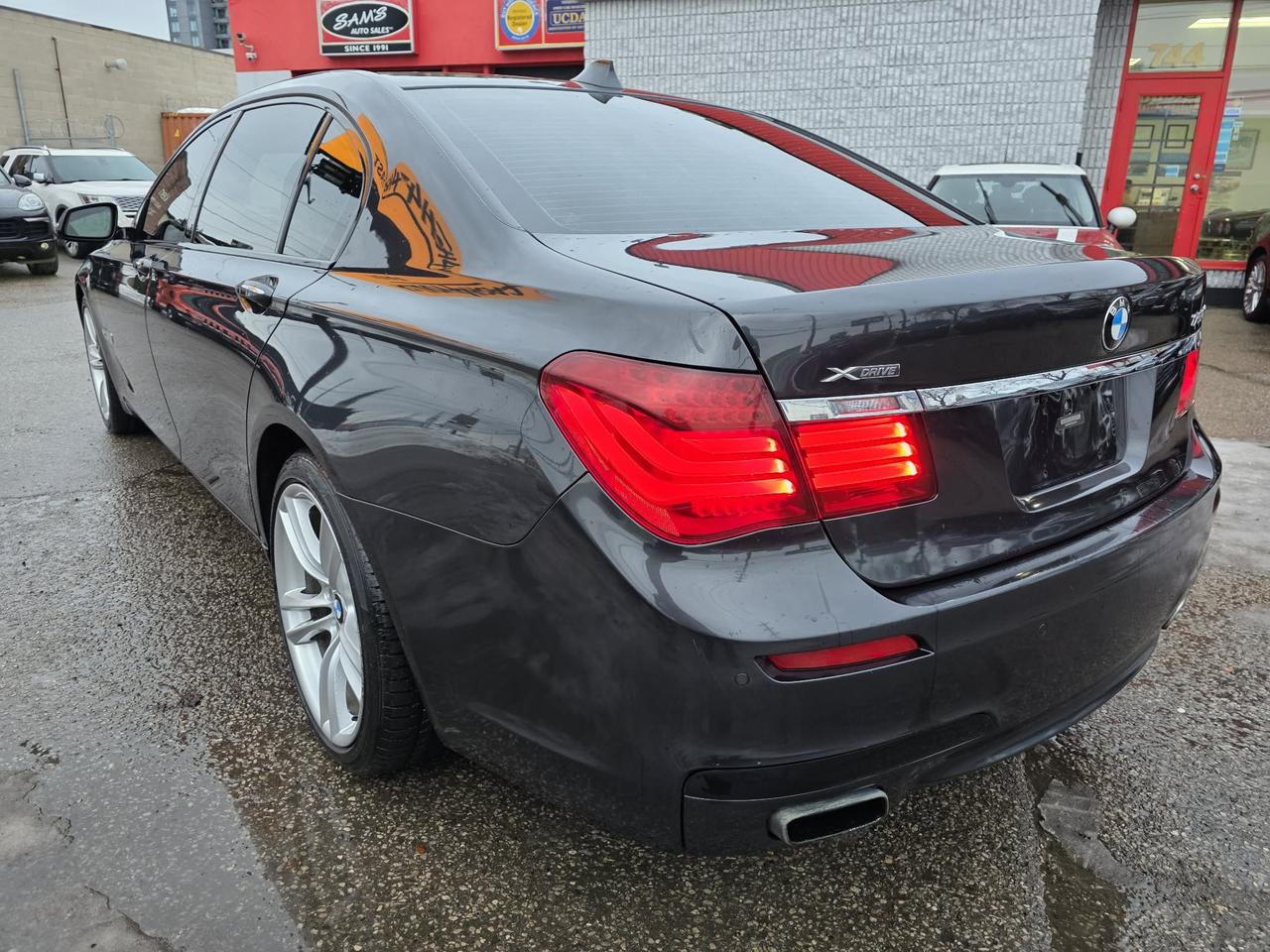 2013 BMW 7 Series 750Li xDrive M Package Photo3