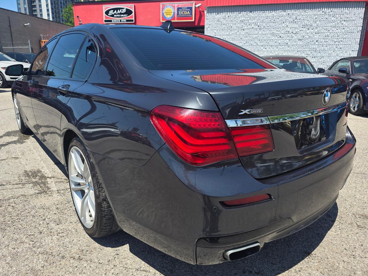 2013 BMW 7 Series 750Li xDrive M Package Photo3