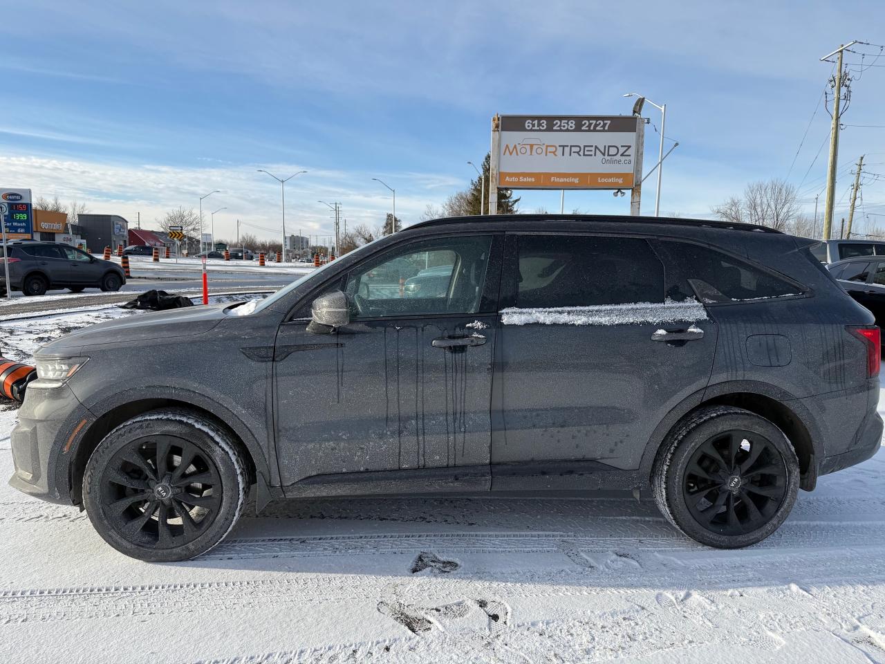 2021 Kia Sorento 2.5T SX w/Black Leather 6-Passenger! Pano Roof! Leather! Photo4