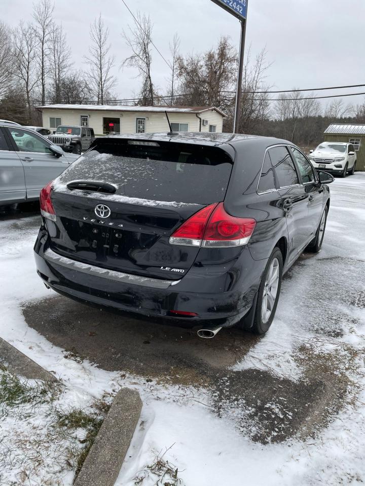 2016 Toyota Venza XLE Photo