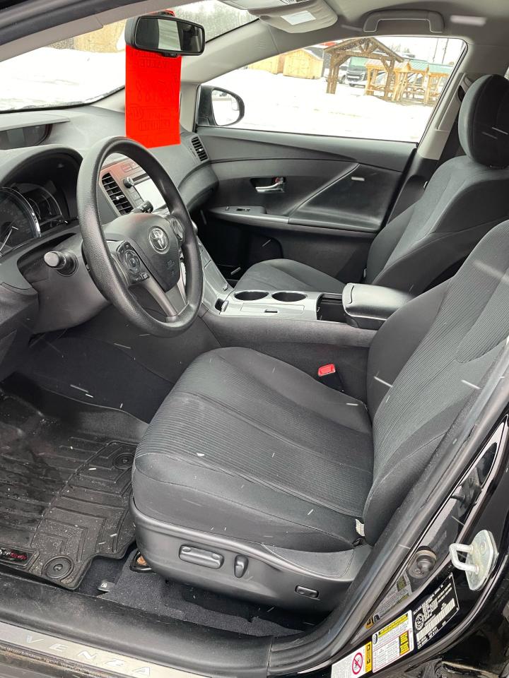 2016 Toyota Venza XLE Photo