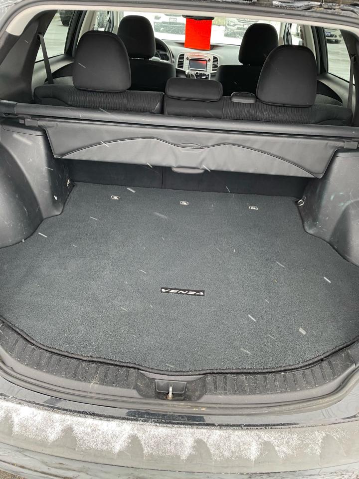 2016 Toyota Venza XLE Photo