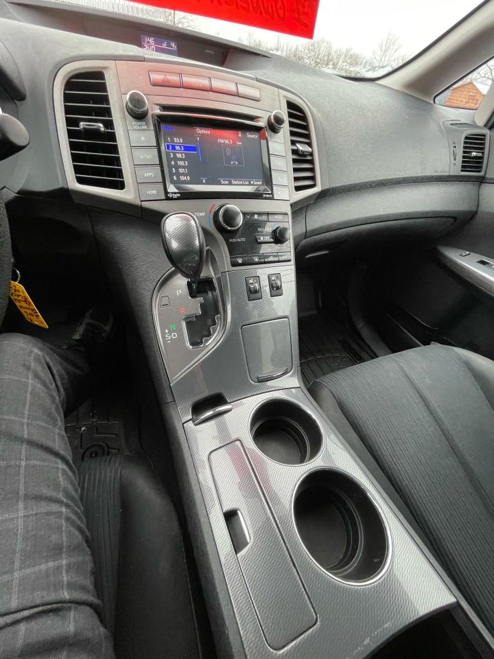 2016 Toyota Venza XLE Photo