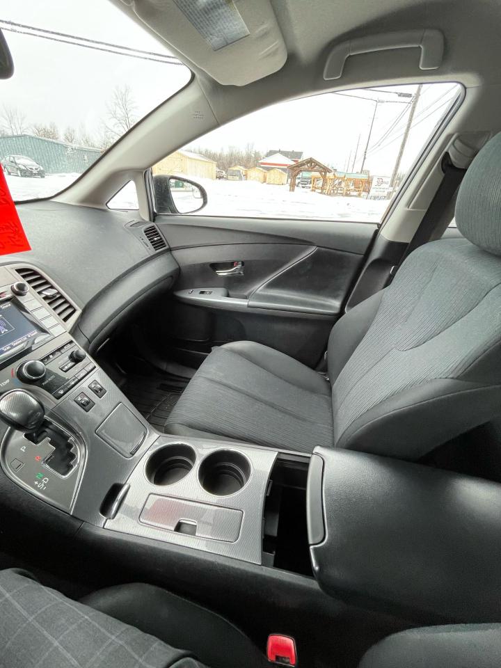 2016 Toyota Venza XLE Photo