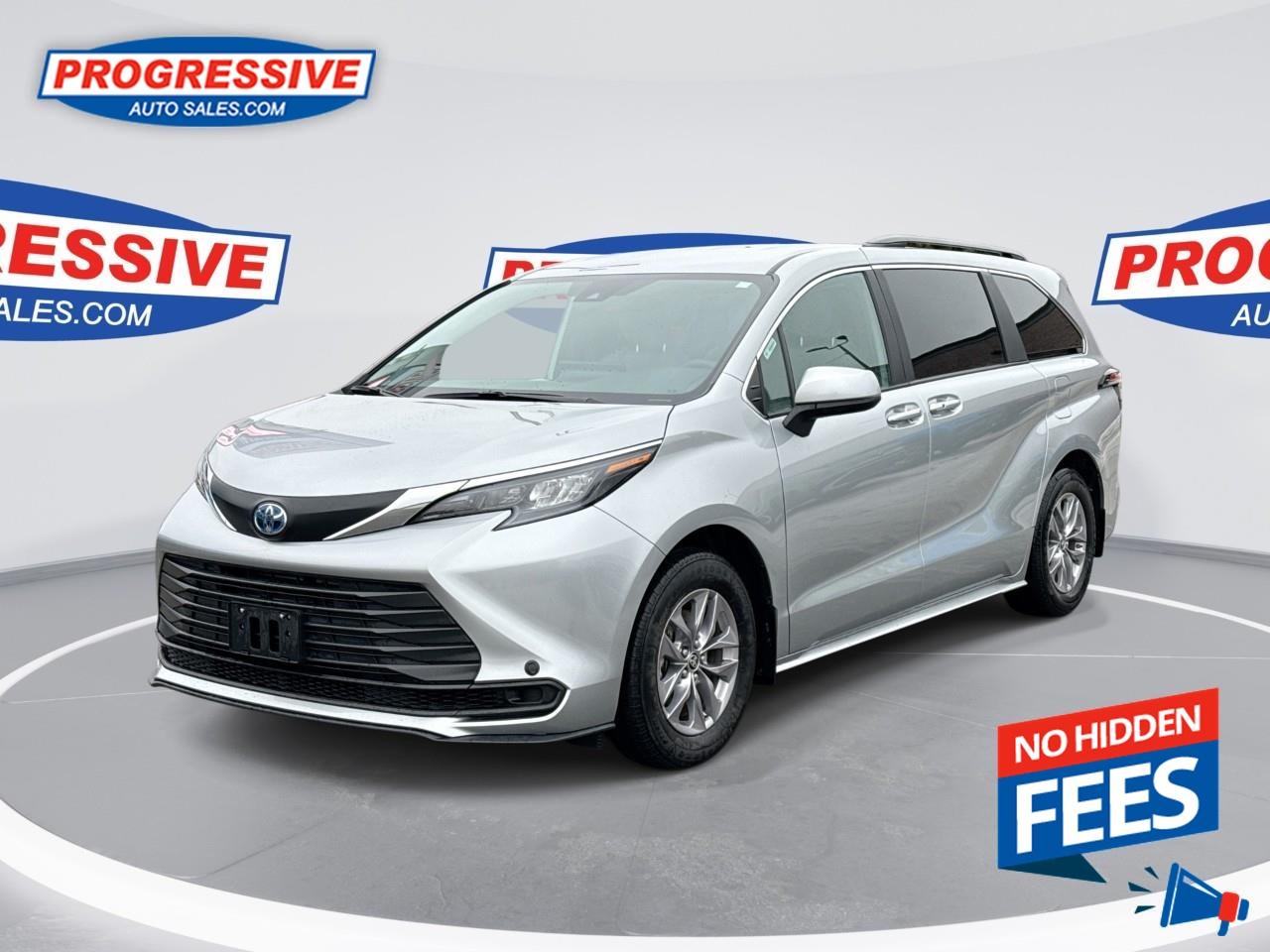 2025 Toyota Sienna LE 8-Passenger Photo