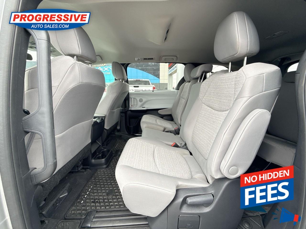 2025 Toyota Sienna LE 8-Passenger Photo