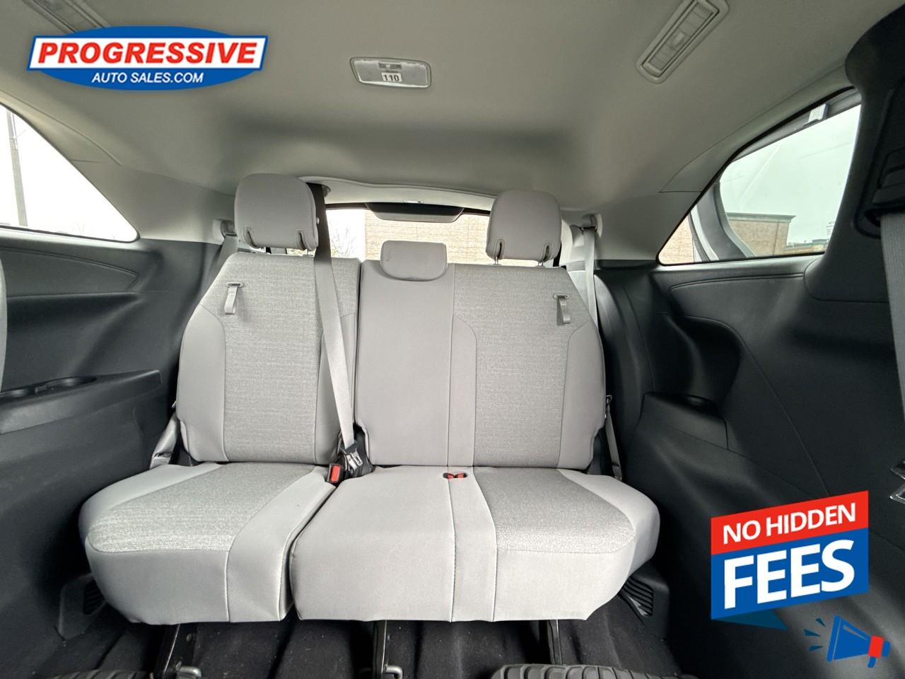 2025 Toyota Sienna LE 8-Passenger Photo