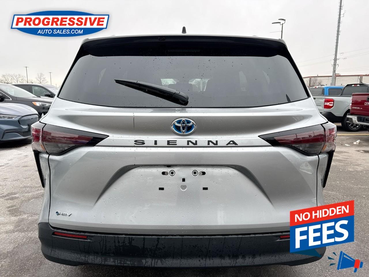 2025 Toyota Sienna LE 8-Passenger Photo