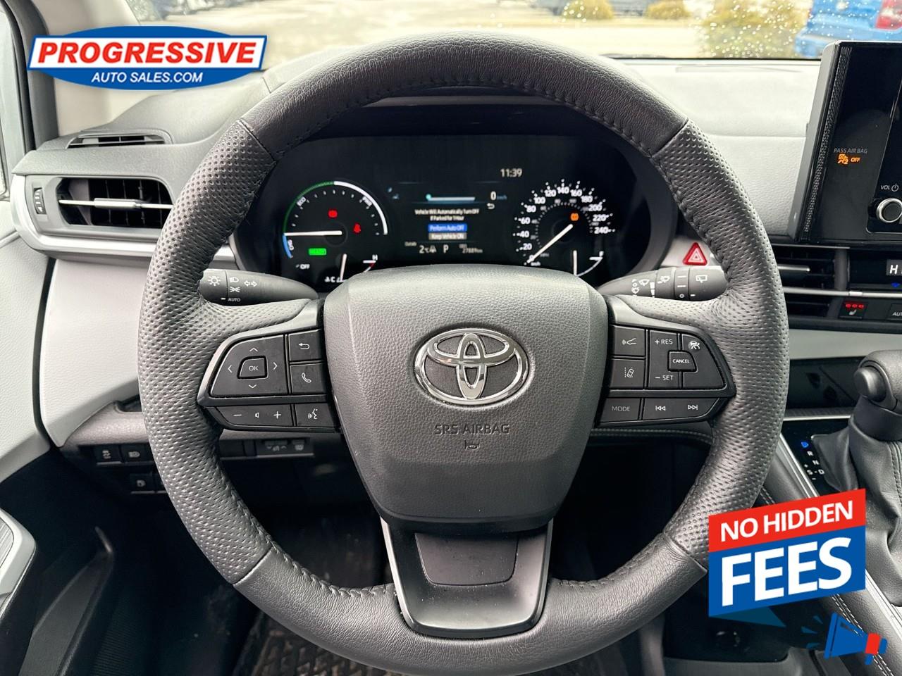 2025 Toyota Sienna LE 8-Passenger Photo