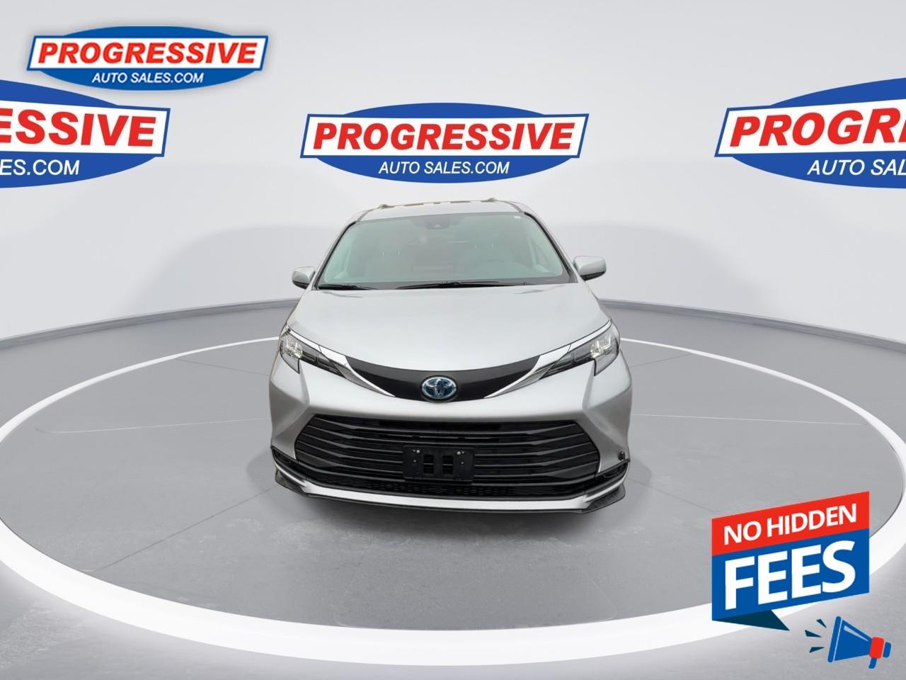 2025 Toyota Sienna LE 8-Passenger Photo3