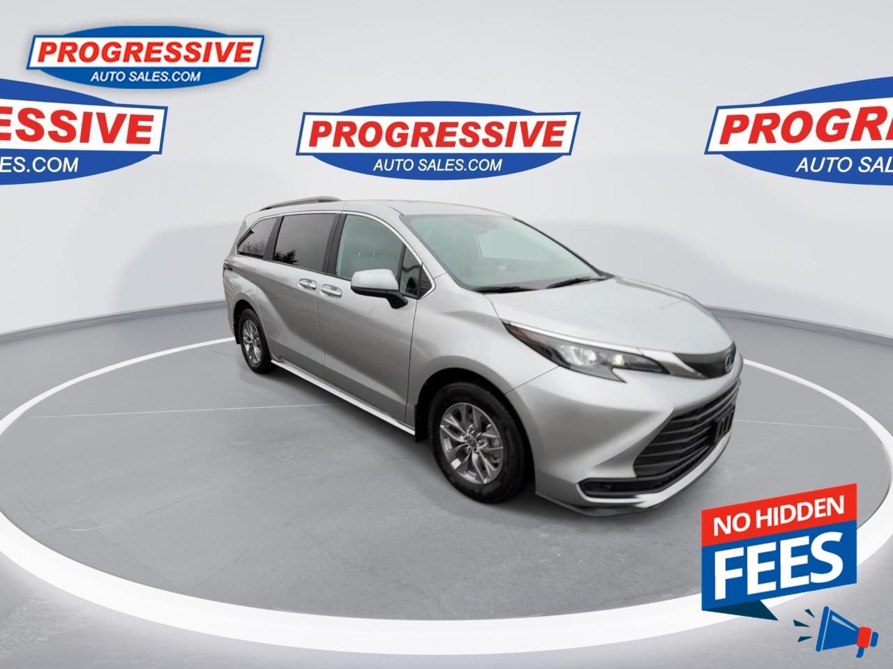 2025 Toyota Sienna LE 8-Passenger Photo2