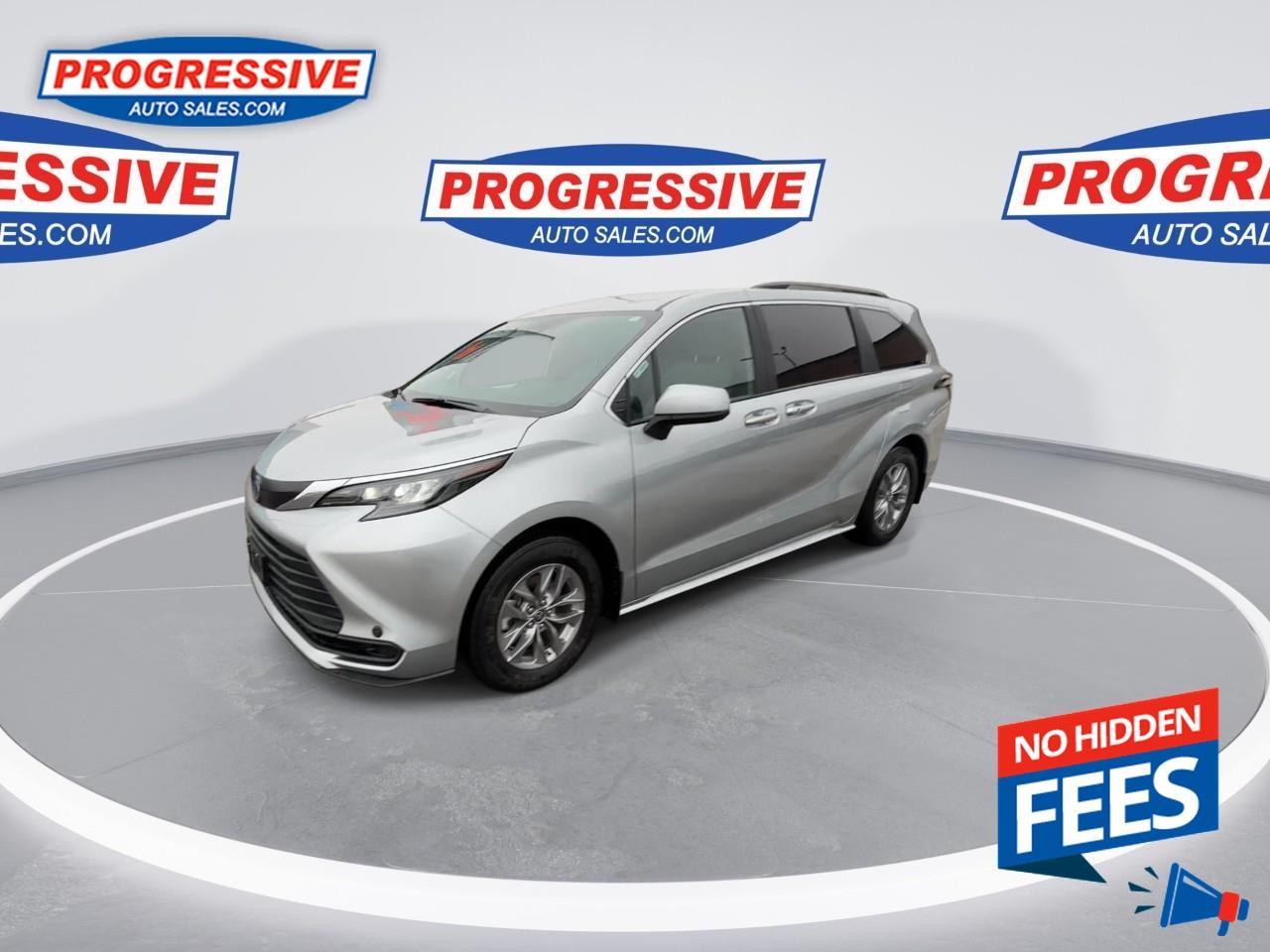 2025 Toyota Sienna LE 8-Passenger Photo4